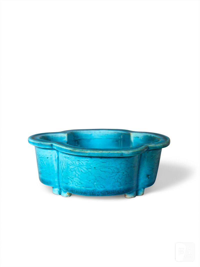 清康熙 孔雀藍釉海棠式花盆  CHINA, QING DYNASTY, KANGXI PERIOD (1662-1722)